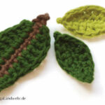 Häkelanleitung für ein großes und ein kleines Blatt