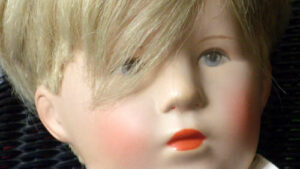 Portrait der Puppe Friedebald